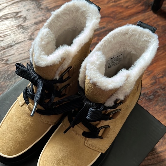 Sorel Tívoli Water Proof Boots - Picture 5 of 6